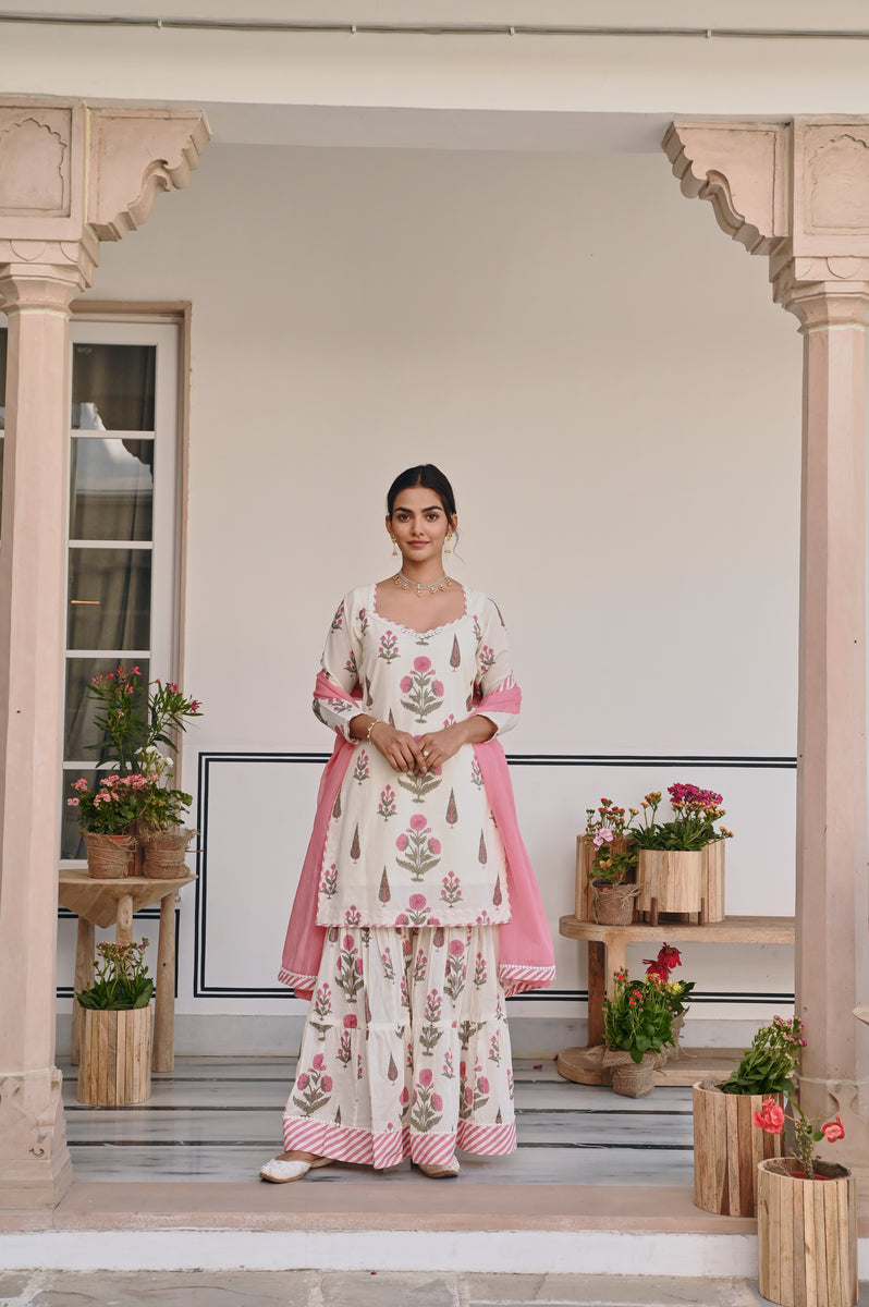 Ivory Butta Print And Highlighted Square Neck Blouse With Caramel Print And Highlighted Tiered Skirt Saree Set main image 1